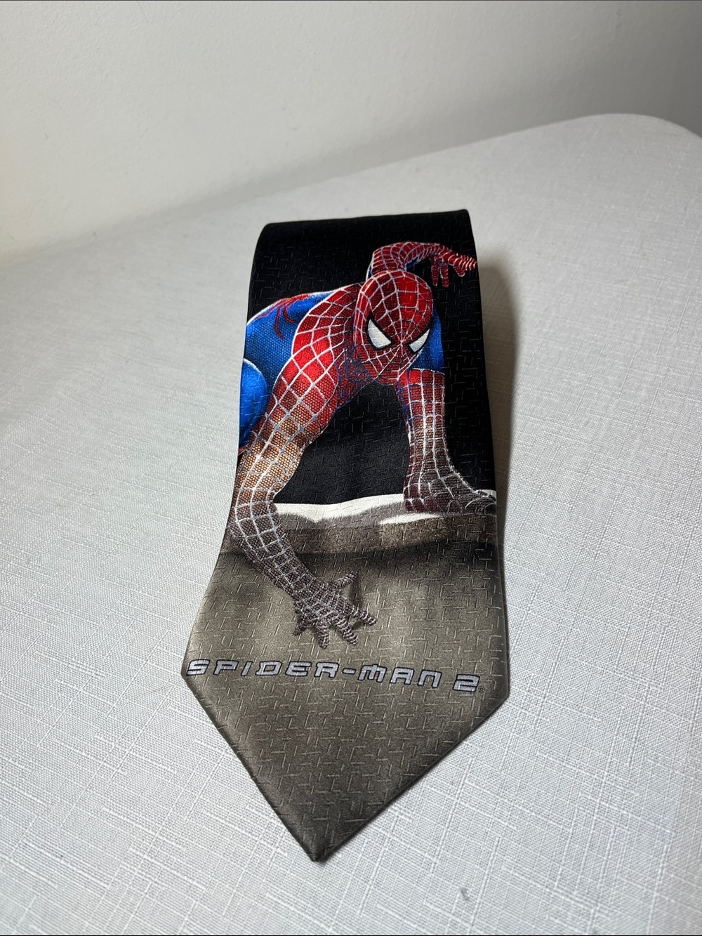 Spider-Man 2 Marvel Movie Tie - vintage 2004
Graphic
100% silk